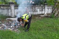 Jum’at Bersih Polsek Setia Bakti di Mesjid Baiturrahman, Desa Lhok Geulumpang