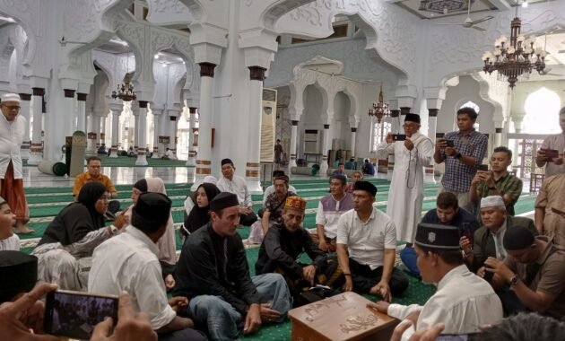 Empat Wisatawan Prancis Masuk Islam di Aceh