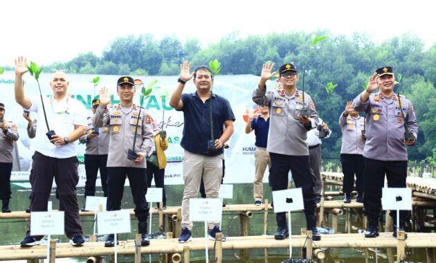 HUT Ke-72 Humas Polri Dirayakan dengan Gerakan Pelestarian Lingkungan