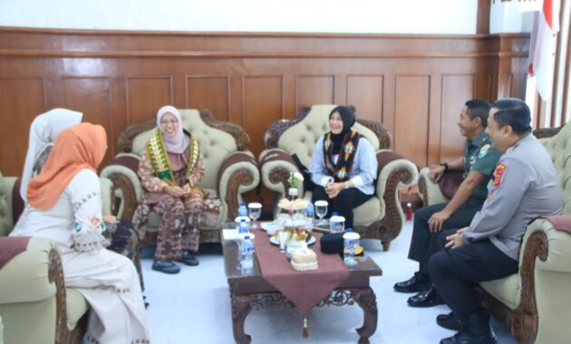 Kapolda Aceh beserta Bhayangkari Sambut Kedatangan Ketum Persit KCK