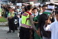 Personel Polres Simeulue Amankan Pawai Bela Palestina