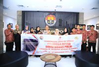 Kadivhumas Polri Berangkatkan 15 Orang Ibadah Umroh dalam Rangka Hari Jadi ke-72 Humas Polri