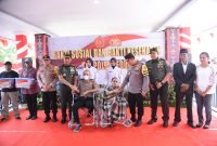 Kapolri dan Panglima TNI Berikan Bantuan Kesehatan Gratis di Maluku
