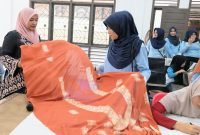 Pj Ketua Dekranasda Aceh Besar Sambut Kunjungan Ketua PIA Ardhya Garini Lanud SIM di Rumah Malaka Batik