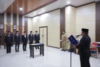 Pj Bupati Aceh Besar Lantik  Komisioner KIP Aceh Besar