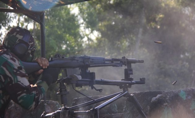 Danrindam IM Tinjau Latihan Olah Yudha Prajurit Siswa Prodi Dikmaba TNI AD TA 2023.
