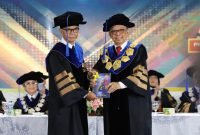 Jaksa Agung Muda Bidang Inteligen, Prof. Dr. Reda Manthovani, S.H., LL.M. menyampaikan orasi ilmiah pengukuhannya sebagai Guru Besar Bidang Ilmu Hukum Pidana Universitas Pancasila.