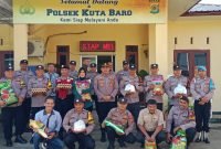 Polsek Kuta Baro Berikan Penghargaan kepada 12 Personel
