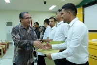 UIN Ar-Raniry Serahkan SK Perpanjangan Kontrak kepada 207 PPNPN