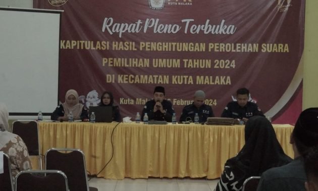 Rapat Pleno Rekapitulasi Surat Suara Pemilu 2024 Tingkat Kecamatan Dimulai