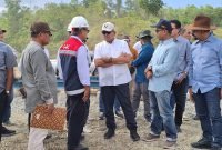 Pj Gubernur Aceh Bustami melakukan peninjauan ruas tol Sigli Banda Aceh