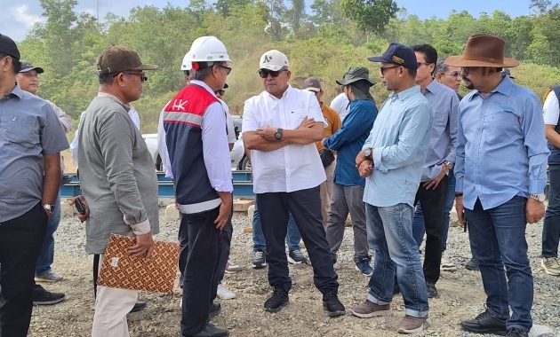 Pj Gubernur Aceh Bustami melakukan peninjauan ruas tol Sigli Banda Aceh