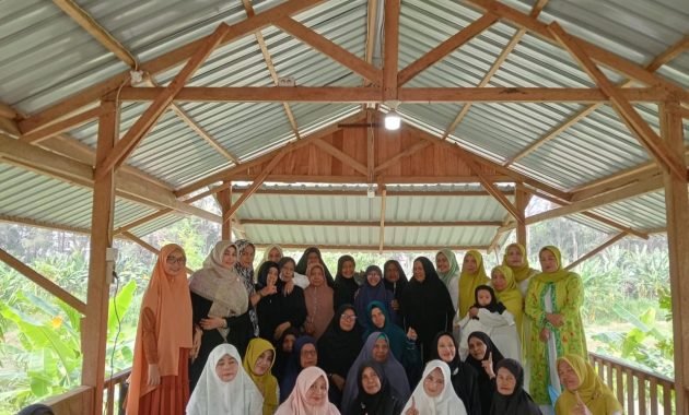 Sambut Ramadhan, Fahmi Ummi Aceh Gelar Pengajian dan Bagikan 100 Al-Qur’an