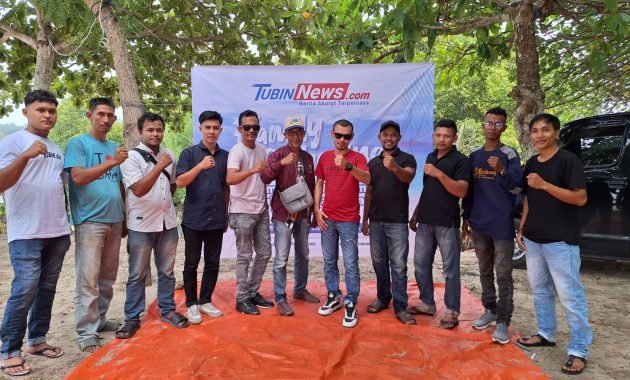 Tingkatkan Ukhwah, Keluarga Besar Tubinnews Gelar Family Gathering di Pantai Pasir Putih