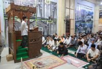 Awali Safari Ramadan, Pj Wali Kota Tarawih Bersama Warga Gampong Seutui