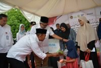 Pj Gubernur Dampingi Menko PMK Kunjungi Warga Penerima Bantuan Pemerintah