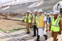 Pj Gubernur Dampingi Irjen Kemendagri Tinjau Stadion Lhong Raya