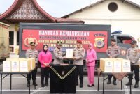 Bantuan Kemanusian dari Polda Aceh untuk Korban Banjir Lahar Dingin Tiba di Sumbar