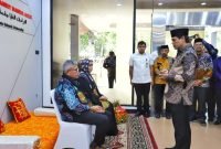 Rektor UIN Ar-Raniry Peusijuek Pj Gubernur Aceh