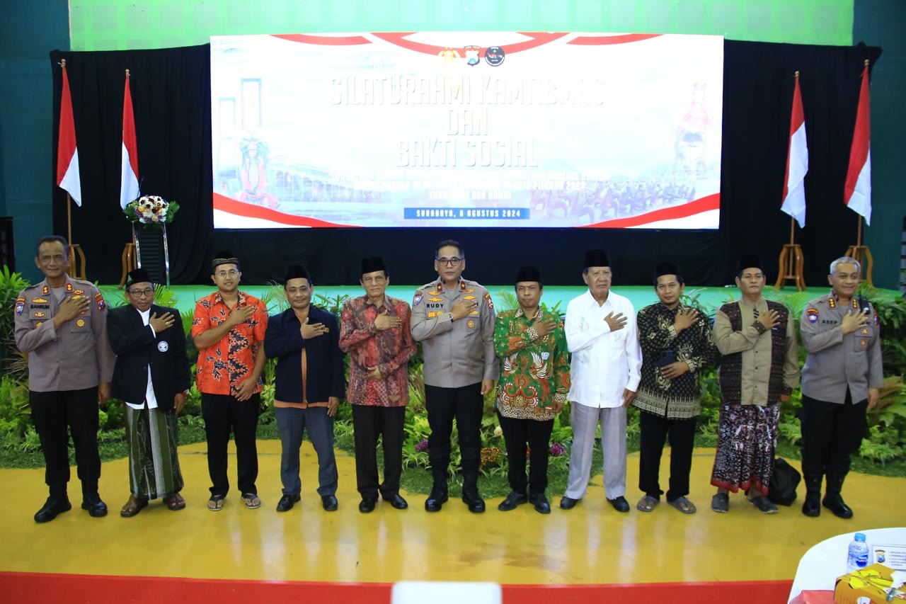 e1a765cd-721d-4eae-b252-7623bc66ee40 Bagikan Ribuan Paket Sembako, Ops NCS Polri Bawa Pesan Pilkada Damai di Jawa Timur