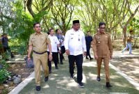 Pj Gubernur Safrizal Anugerahkan Penghargaan Lingkungan Hidup 2024 kepada Pelopor Perlindungan Alam