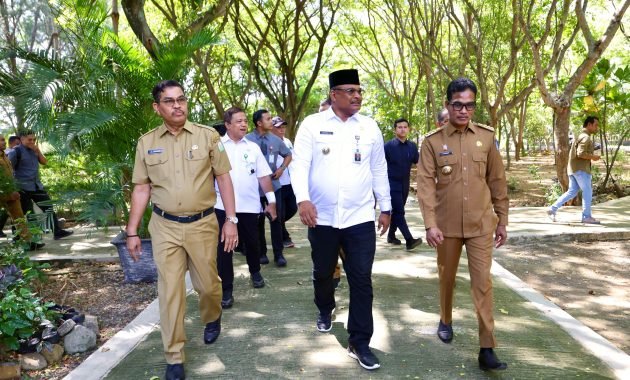 Pj Gubernur Safrizal Anugerahkan Penghargaan Lingkungan Hidup 2024 kepada Pelopor Perlindungan Alam