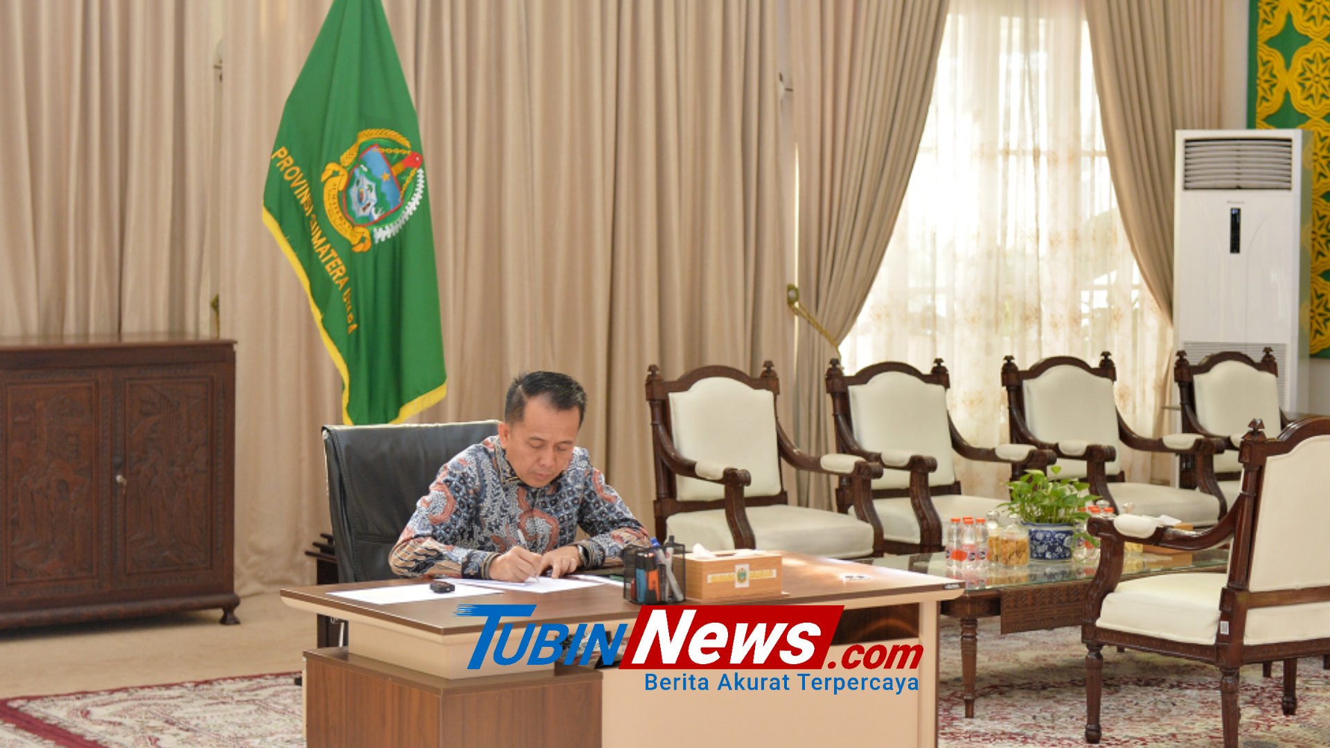 Pj Gubernur Sumut Agus Fatoni Hadiri Rakor Antisipasi Isu PHK dan Persiapan UMP 2025