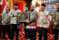 Serahkan Paritrana Award 2024, Pj Gubernur Safrizal Tegaskan Komitmen Perlindungan Ketenagakerjaan
