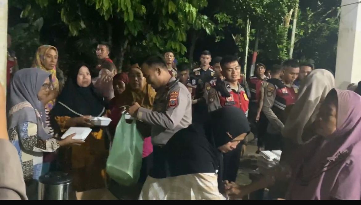 Polda Sumut Salurkan Bantuan Kepada Masyarakat Terdampak Banjir di Marindal