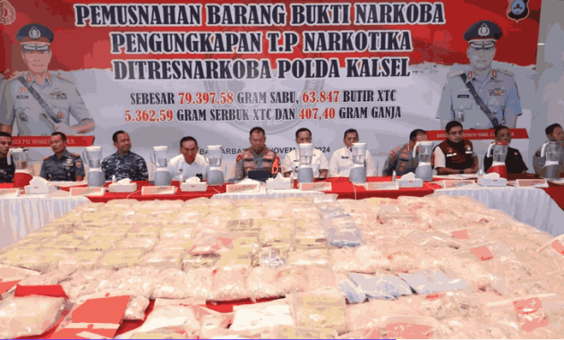 Polda Kalsel Amankan Enam Orang Kaki Tangan Jaringan Freddy Pratama Dengan Barang Bukti 70,76 Kilogram Sabu-Sabu Dan 9.560 Butir Ekstasi