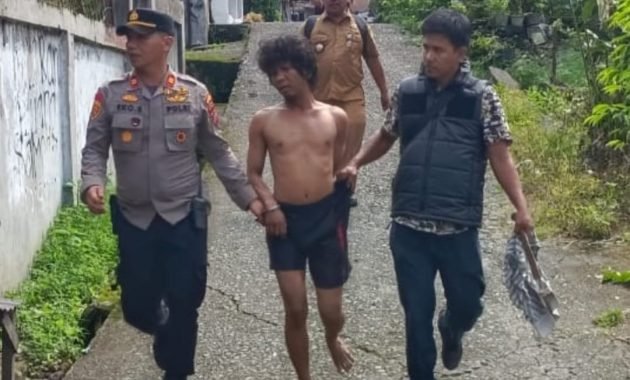 Ancam Ibu Kandung dengan Senjata Tajam, Pria di Medan Tuntungan Ditangkap Kapolsek