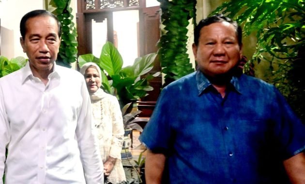 Prabowo Bertemu Jokowi Diajak Makan Malam di Angkringan Solo
