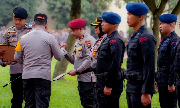 Kompol Pandu Winata Disematkan Pin Emas Dari Kapolri Karena Berprestasi di Kancah Internasional dan Nasional