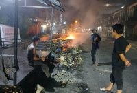 DPD JWI Dan Warga Tanjung Merawa Bersihkan Sampah Menumpuk