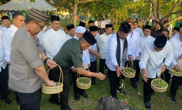 Refleksi 20 Tahun Tsunami: Kapolda Aceh dan Forkopimda Ziarah di Kuburan Massal Ulee Lheue