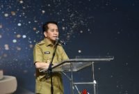 Pj Gubernur Sumut Agus Fatoni Terima Penghargaan Kategori Achievment Motivation Person dari Komisi Informasi