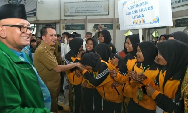 Pj Gubernur Fatoni Buka Pekan Olahraga dan Seni Antar PonpesPj Gubernur Fatoni Buka Pekan Olahraga dan Seni Antar Ponpes