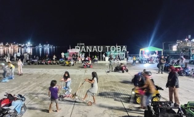 Wisatawan Keluhkan Parkir Liar di Kota Wisata Parapat, Diduga Dibekingi Oknum