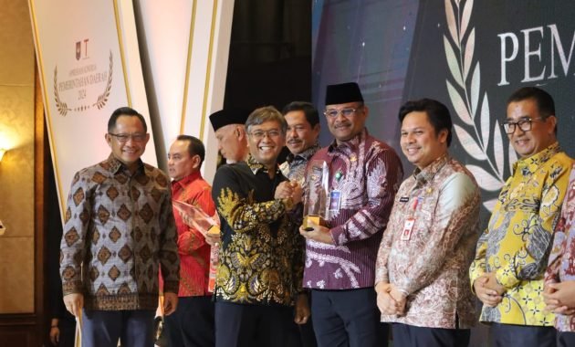 Pj Gubernur Safrizal Raih Penghargaan Apresiasi Kinerja Pemerintahan Daerah 2024