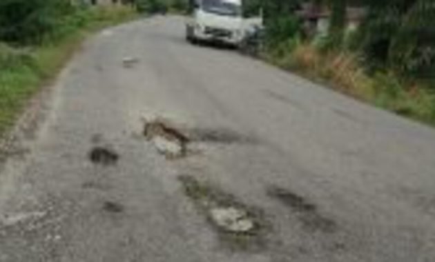 Masyarakat Aceh Singkil Resah Akibat Banyaknya Jalan Berlubang, PUPR Diminta Membuka Mata