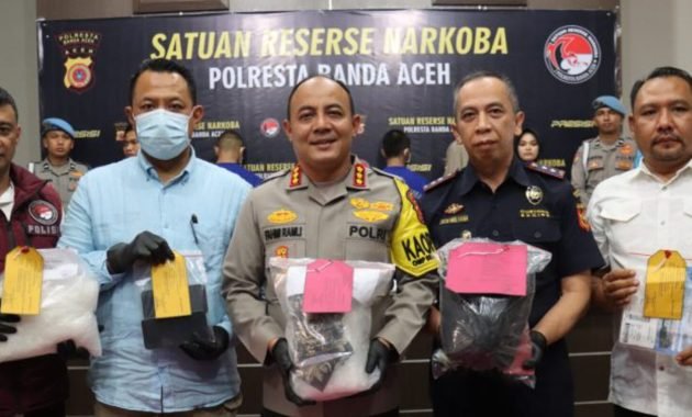 Gagal Terbang ke Tangerang, Wanita Muda Asal Aceh Besar Ini Ditangkap Bawa 2 Kg Sabu