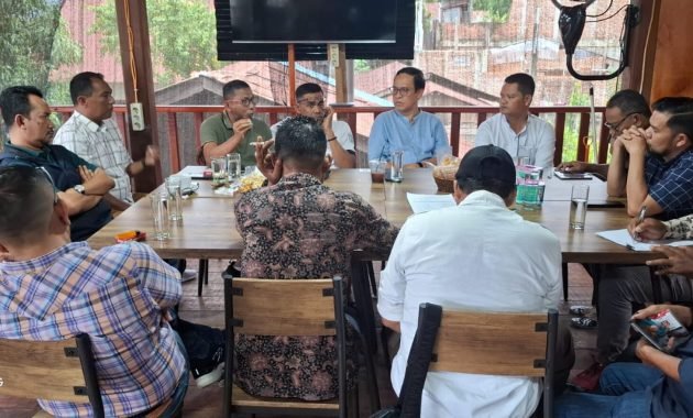 Dek Fadh Center Gelar Rapat Konsolidasi Pasca Kemenangan Pilkada Aceh 2024
