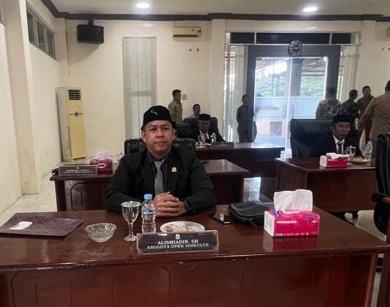 Wakil Ketua Komisi 3 DPRK Simeulue Alismiadin,SH Minta Telusuri Keluhan Masyarakat Teluk Dalam Tentang Jalan Rusak