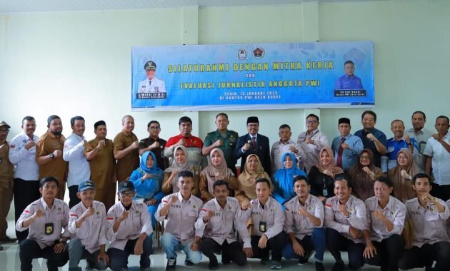 Temu Sapa PWI Aceh Barat Bersama Mitra Kerja, Disambut Dengan Makanan Khas Aceh Kuwah beulangong