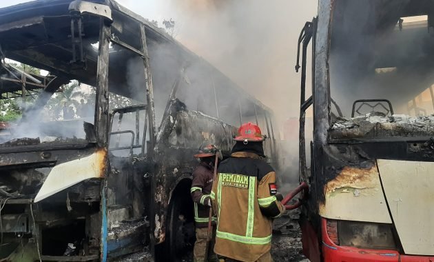 Gudang Bus Pariwisata di Medan Dilalap Api, Kerugian Capai Rp 600 Juta