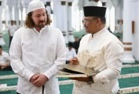 Pj Gubernur Safrizal Saksikan Warga Australia Ucapkan Syahadat di Masjid Raya