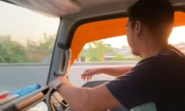 Viral Supir di Tol Belawan Bagikan Uang Receh untuk Hindari “Atlet Lempar Batu”