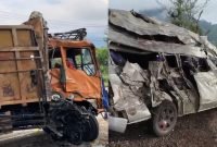 Rem Blong di Jalur Seulawah, Truk Tronton Tambrak Hiace, 5 Orang Meninggal di Tempat