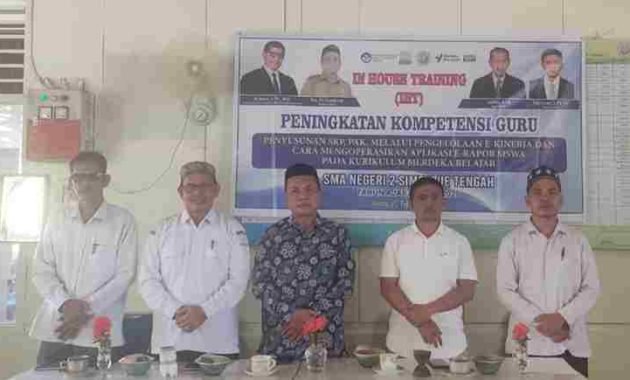 SMA Negeri Dua Simeulue Tengah Mengelar Peningkatan Kompetensi Guru