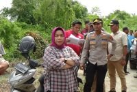 Kadis LHK Sumut Pimpin Pembongkaran Pagar Ilegal di Pantai Labu, Warga Apresiasi Tindakan Tegas
